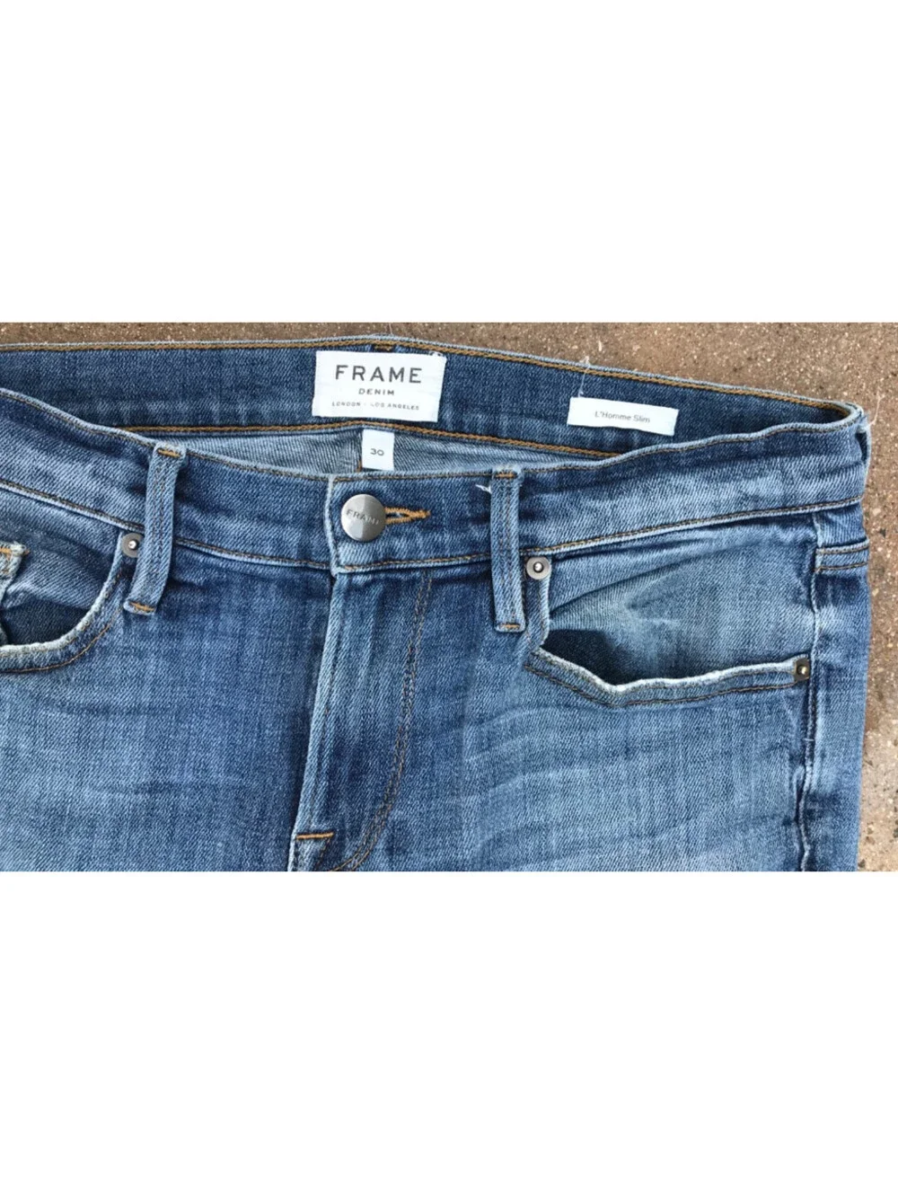 Frame Made in USA  L'Homme Slim-Fit Denim Blue Jeans Light Wash Mens 30x31 hole